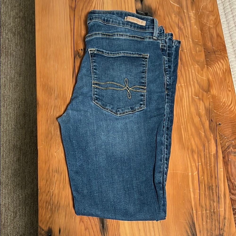 Denizen by Levi, Modern Slim Jeans, Med Blue Wash, Size 8 (29x30)